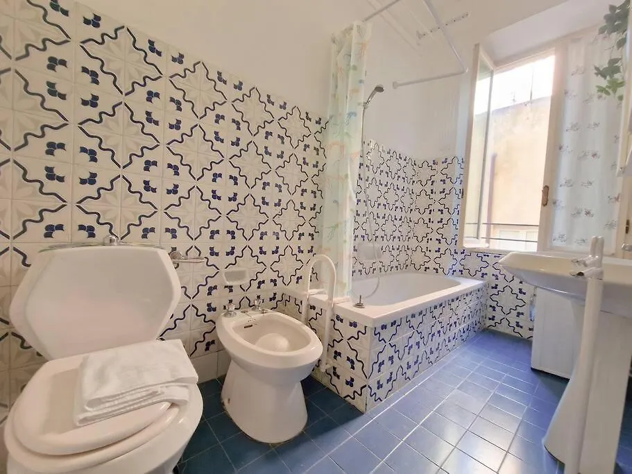 Centro Storico Pietra Ligure - 100 Mt Dal Mare Apartment 0*,  Italy