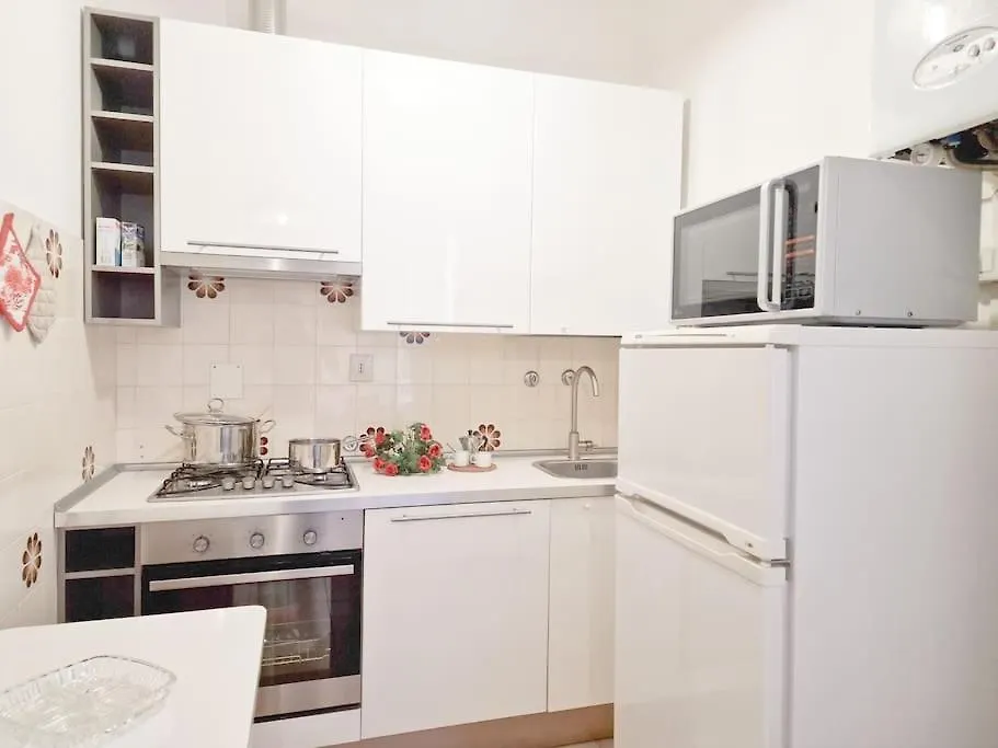 Centro Storico Pietra Ligure - 100 Mt Dal Mare Apartment