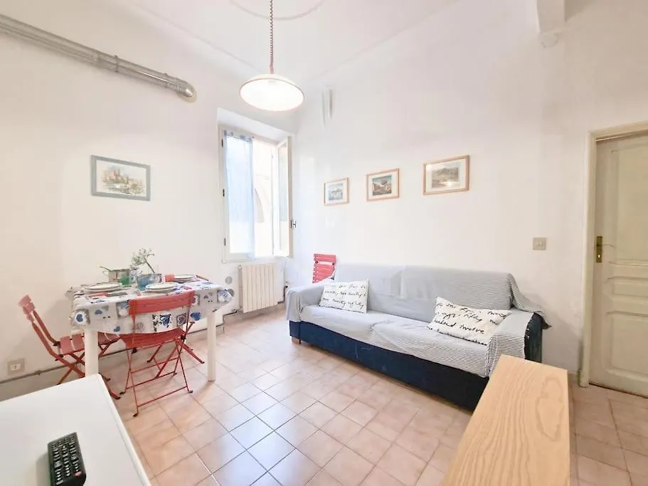 Centro Storico Pietra Ligure - 100 Mt Dal Mare Apartment